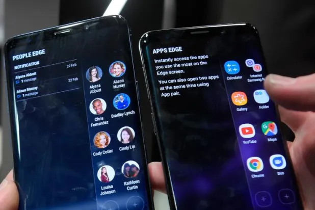 أطلقت «سامسونغ» الهاتف «غالاكسي إس 9» خلال معرض الهواتف الجوالة في برشلونة (أ.ف.ب)