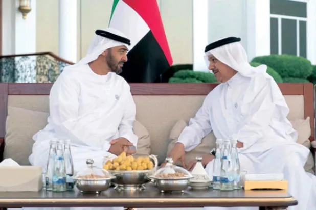 الشيخ خليفة بن زايد يتلقى رسالة خطية من أمير الكويت