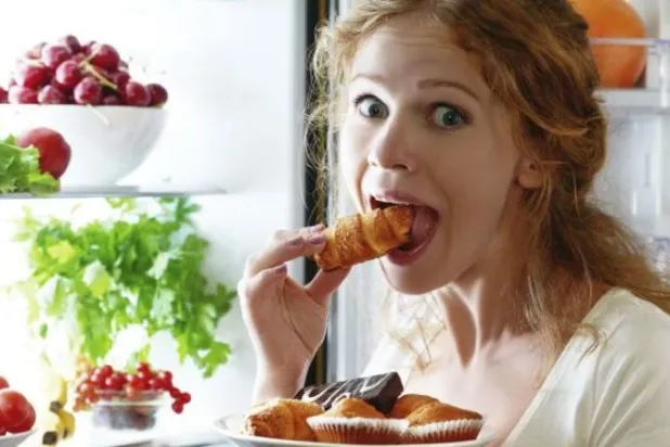 نشر صور الطعام على «إنستغرام» يدفعك إلى الإفراط في الأكل