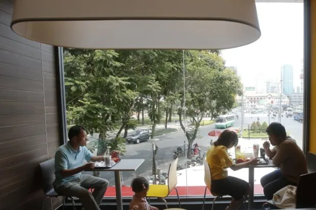 سائحة أميركية تتعرض للضرب بسبب وجبة طعام