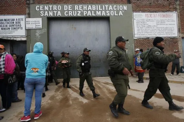 مقتل 7 سجناء خلال عملية تفتيش لأخطر سجون بوليفيا