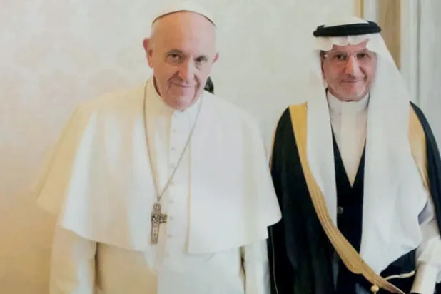 العثيمين وبابا الفاتيكان يبحثان  قضايا الإرهاب والروهينغا والقدس