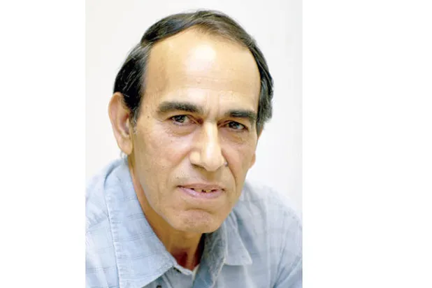 الشعر  في مداره الأبدي