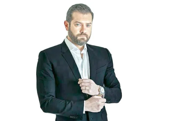 عمرو يوسف طبيب يرفض الثأر في «طايع»