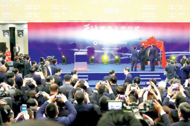 بورصة النفط الصينية تتفوق على سوق دبي... لكنها بعيدة عن لندن ونيويورك