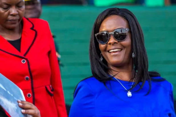 عمال يقتحمون مزرعة غريس موغابي بحثاً عن الذهب