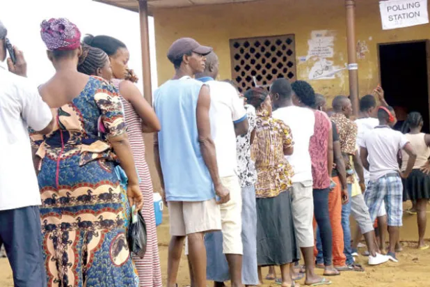 سيراليون تنتخب رئيساً جديداً في جولة إعادة تشهد منافسة ساخنة