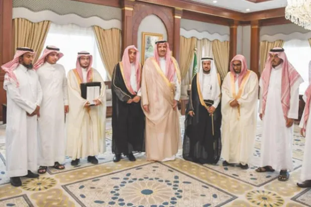 أمير المدينة المنورة يكرم الفائزين بجائزة الملك سلمان لحفظ القرآن