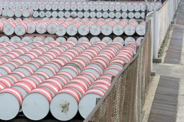 الإمارات تريد من {أوبك} وروسيا خفض المخزونات أولاً