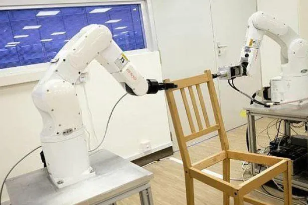 بالفيديو... روبوت جديد يقوم بتجميع أثاث «أيكيا»