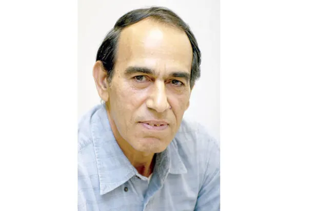 «لا تعاملوا الكتاب كخيولٍ في ميدان سباق»