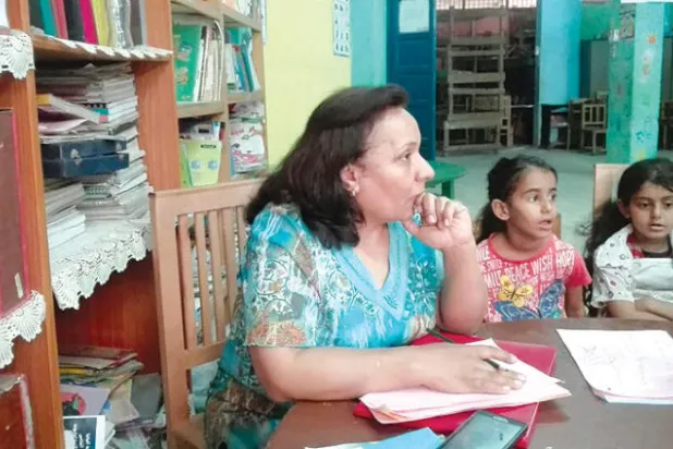 مدرسة «إعادة التدوير» في «حي الزبالين» بالقاهرة تواجه خطر الغلق