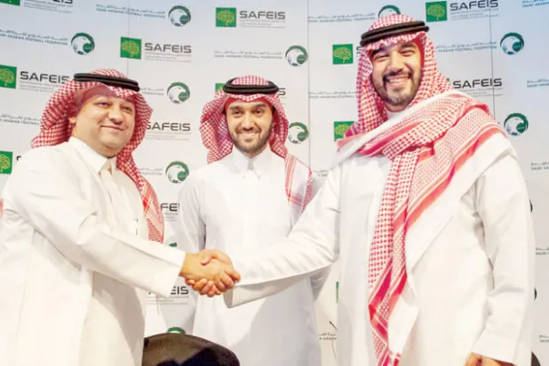 فيصل بن بندر يعلن إطلاق الدوري السعودي الإلكتروني