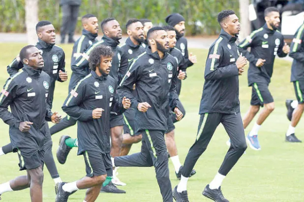 الدوسري يقود وسط الأخضر أمام الجزائر واليونان