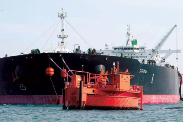 النفط يرتفع لمستويات قياسية لأسباب أكثر من «عقوبات إيران»