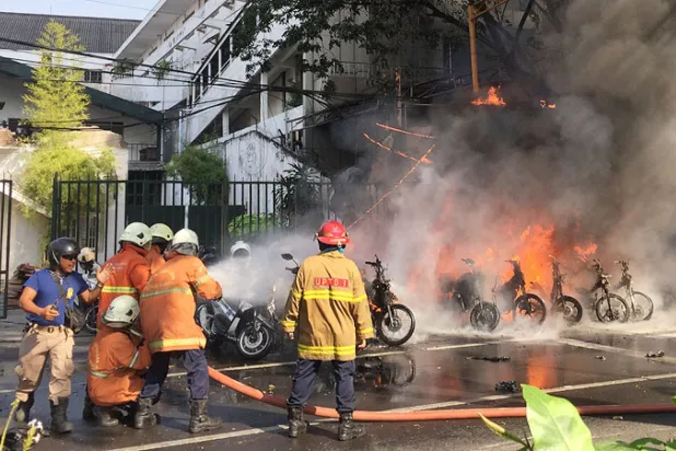 «داعش» يعلن مسؤوليته عن استهداف ثلاث كنائس بإندونيسيا