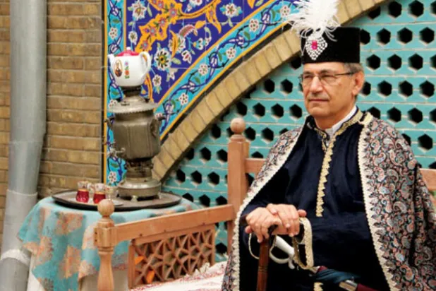 باموك في طهران... وليل الرقابة الطويل يفسد زيارته