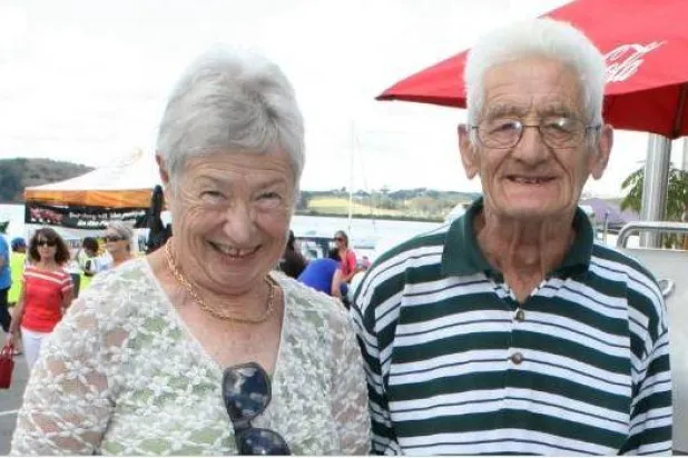 بعد زواج دام 61 عاماً... زوجان يتوفيان بفارق 9 ساعات عن بعضهما