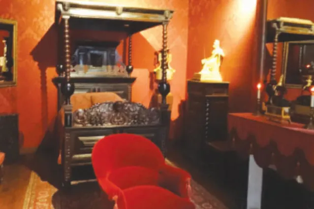 غرفة نوم فيكتور هوغو حيث توفي وإلى جانبه أفراد عائلته