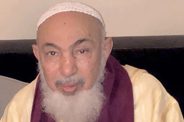 ابن بيّه: العالم الإسلامي مريض وعلى رجال الدين ترك السياسة للقادة