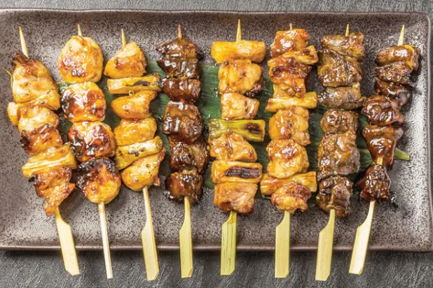 «الياكيتوري» سيخ الدجاج الأكثر شعبية في اليابان