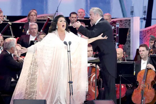 كرنفالات في فيينا... وموسيقى فيلهارمونيك تصدح بحديقة قصر شونبرون