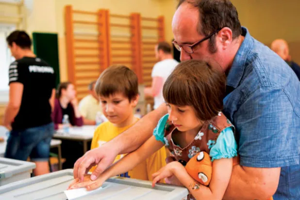 سلوفينيا تنتخب برلمانها... واليمين الأوفر حظاً