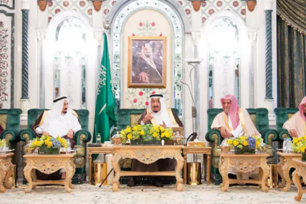 خادم الحرمين يصل إلى مكة المكرمة لقضاء العشر الأواخر من رمضان