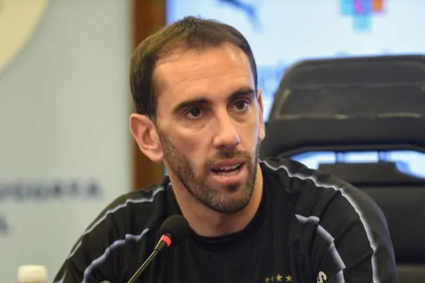 قائد منتخب أوروغواي يقول إن «صلاح وأمثاله يصنعون الفارق»