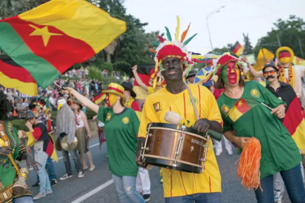 الفيفا يهتم بجمع المال قبل علاج القضايا المصيرية