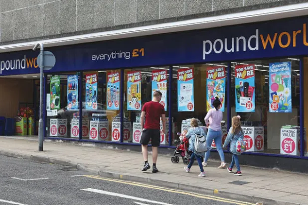 البريطانيون يهجرون متاجر «كل شيء بجنيه»