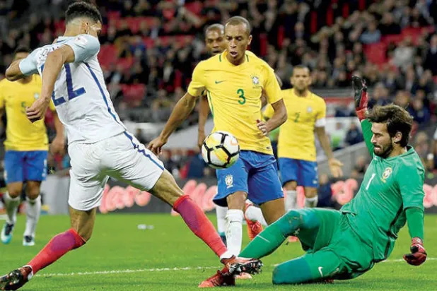 ميراندا في مواجهة المنتخب الإنجليزي في نوفمبر الماضي