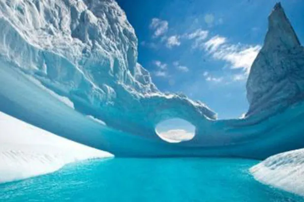 القارة القطبية تخسر 3 تريليونات طن من الجليد