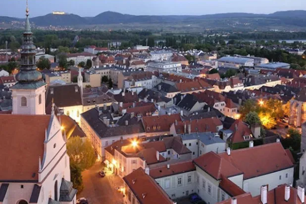 السجن لزوجين في النمسا بعد الاعتداء الجنسي على ابنتهما