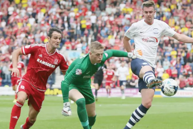 بيكفورد شارك في 30 مباراة مع بريستون نورث بين 2015 و2016