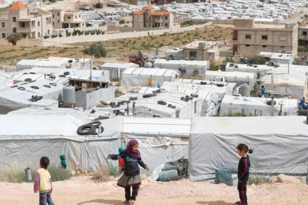 لاجئون سوريون يتحدثون عن خوفهم من العودة: من غادروا مصنفون عملاء أو خونة