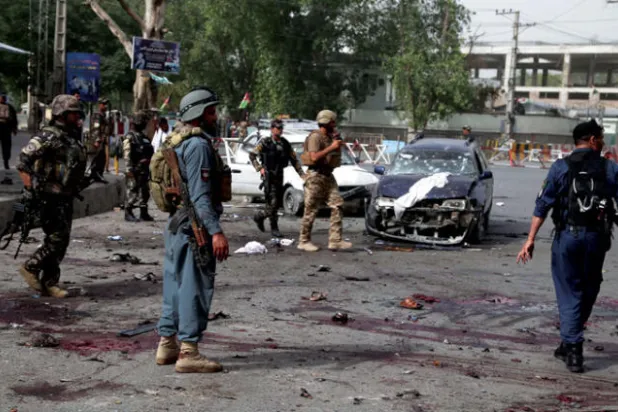 أفغانستان: تفجير انتحاري جديد و«طالبان» ترفض تمديد الهدنة