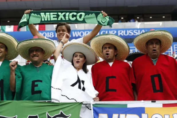 كيف يمكن لأداء المكسيك في كأس العالم أن يبني جسرا فوق الحدود الأميركية؟