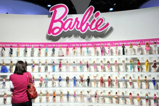 دمية باربي الجديدة تعلم الفتيات البرمجة