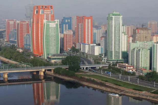 كوريا الشمالية تواصل تحسين أهم مواقعها النووية