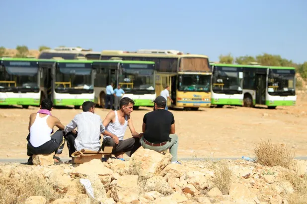 400 Syrian Refugees Leave Lebanon to Western Qalamoun