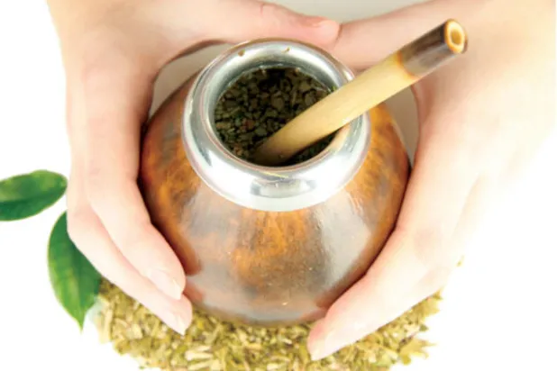 سحر مشروب المتّة العشبي الشعبي في شوارع الأرجنتين