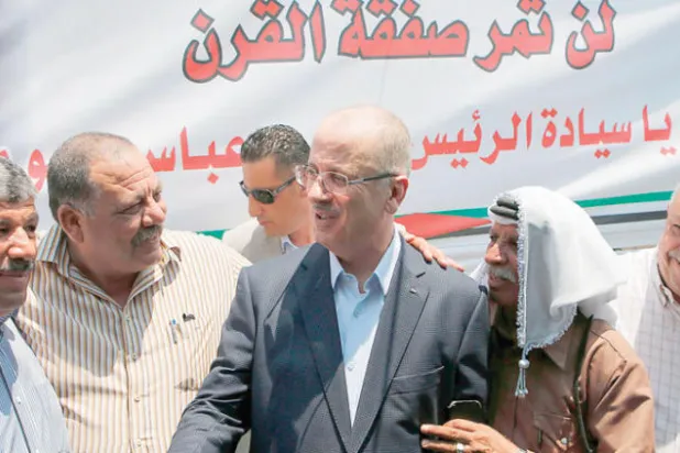 الفلسطينيون يكثفون الدعم للخان الأحمر في مواجهة قرار الهدم