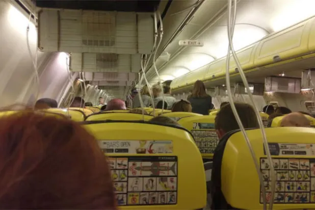 33 مصاباً بعد فقدان الضغط في طائرة لـ«ريان إير»