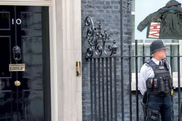 كيف أحبط عملاء سريون مؤامرة «قطع رأس» ماي؟