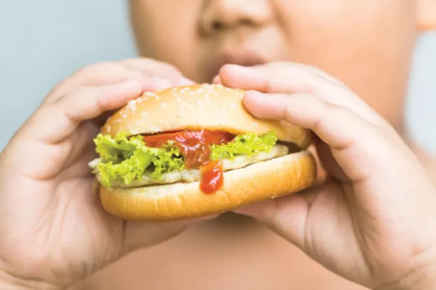 بعض الأطفال يفضل المكافأة بالطعام لا بالمال