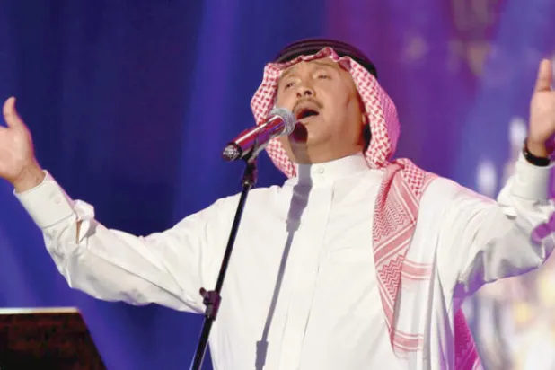 محمد عبده يشعل مسرح المفتاحة طرباً ويتغزل بـ«الجنوب»