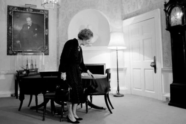 مارغريت ثاتشر في مقر رئاسة الوزراء بلندن (غيتي)