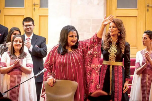 المطربة اللبنانية خلال إحيائها حفلة غنائية بمناسبة اليوم الوطني الأردني في عام 2017 بدعوة من الملك عبد الله الثاني