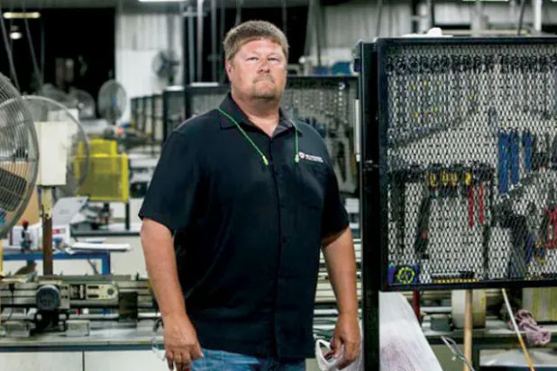 كيف يفقد عمال أميركيون وظائفهم بسبب سياسات ترمب؟